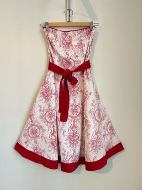 le chateau White and Red Printed Strapless Dress with Scalloped Trim, Size Large